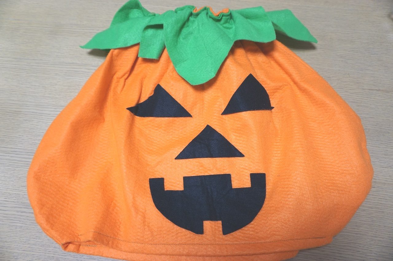 ハロウィーン衣装は300円で手作り アレンジ自在な100均フェルト ぎゅってweb