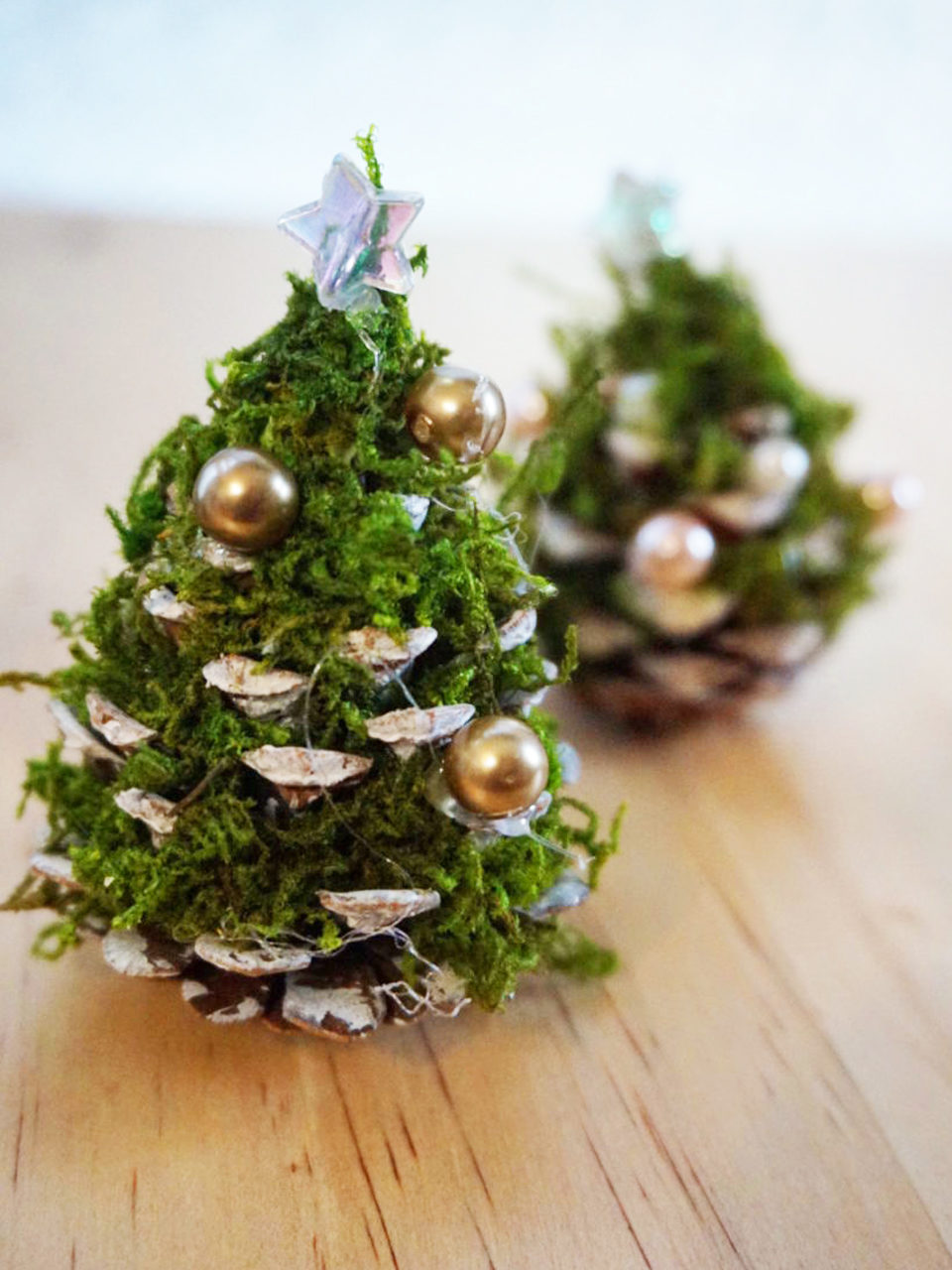 クリスマスツリーを100均アイテムで手作り！松ぼっくりやフェルトを 