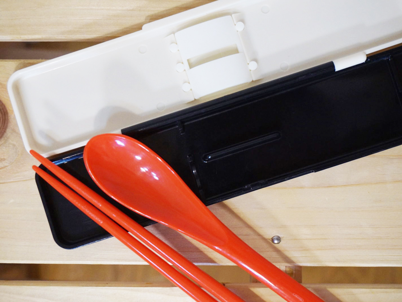 箸・スプーンを入れる「給食セット」の簡単すぎる作り方。洗いものがラクに！  ぎゅってWeb