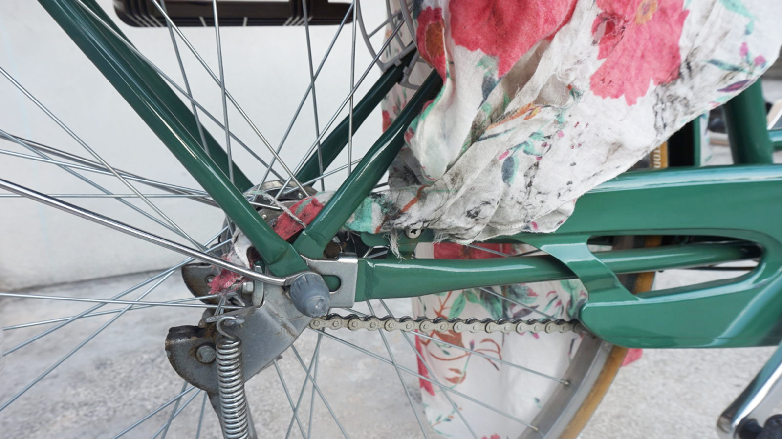 Stop 自転車のロングスカート巻き込まれ事故 検証の末 編み出した防止策はコレ ぎゅってweb