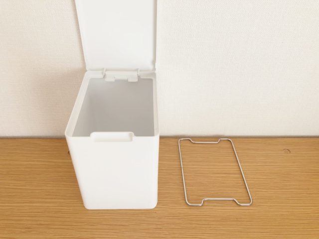 ニトリのトイレ用「ダストボックス」実は収納に使える。まさかの場所で大活躍 | ぎゅってWeb