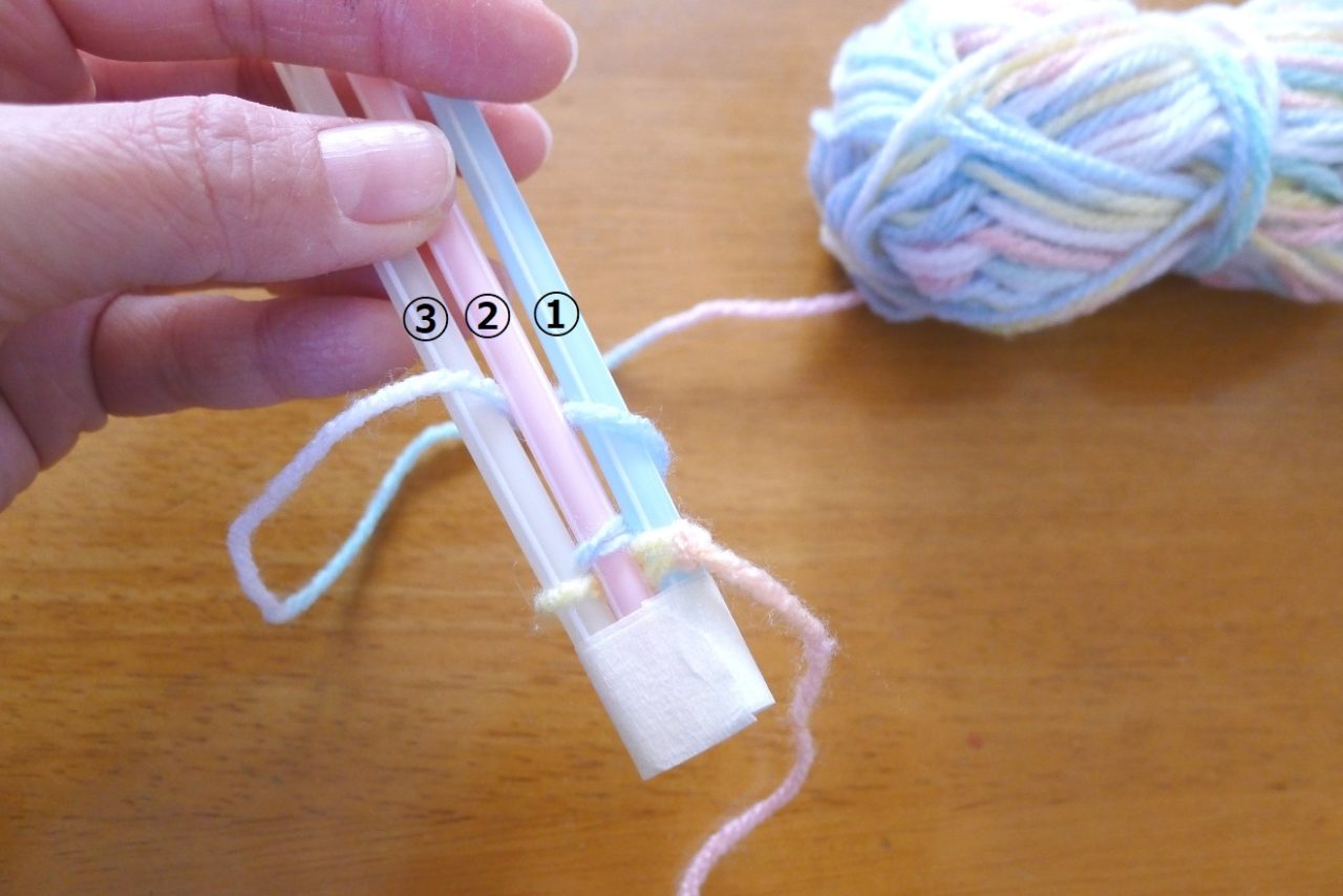 ストロー編みであっという間に完成 毛糸のブレスレットの作り方 ぎゅってweb