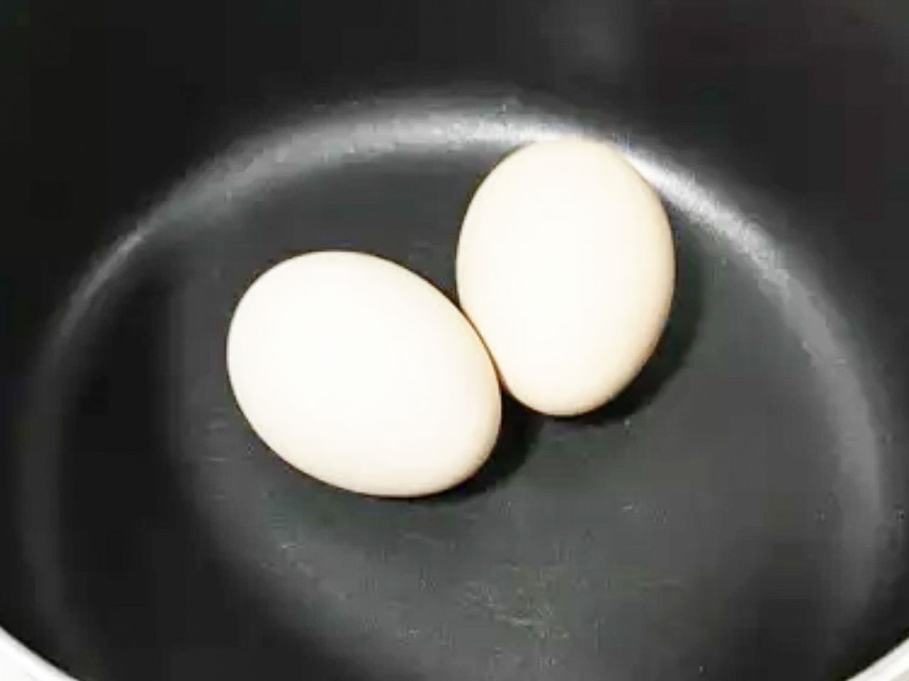 新 ゆで卵の作り方 水は1cm 加熱6分 お湯と時間を大幅カット ぎゅってweb