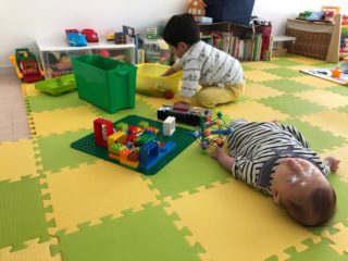 0歳＆2歳のワンオペ育児。お風呂や寝かしつけをどうこなす？実母のヘルプがなくなって…。