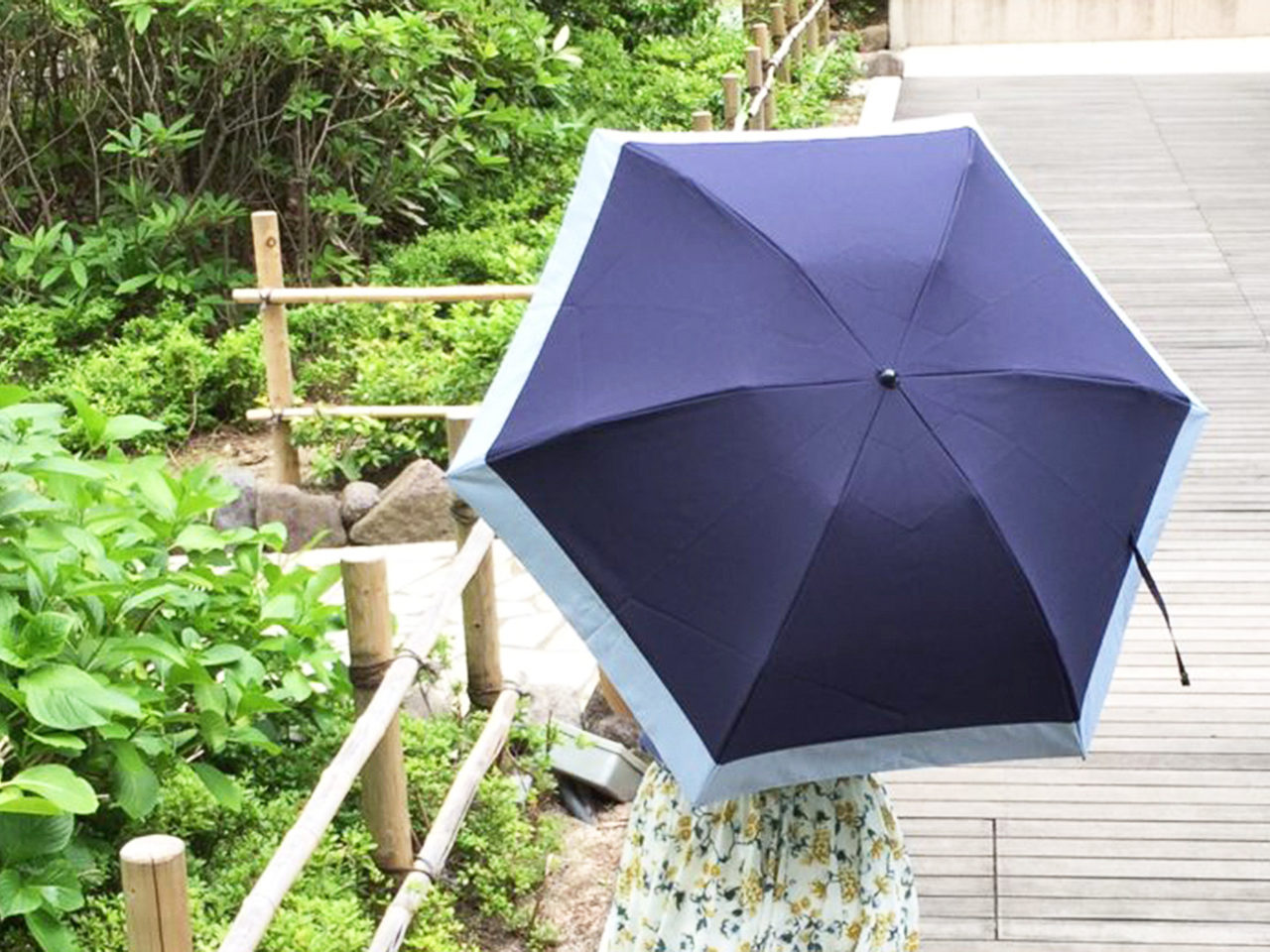 毎年売り切れる完全遮光100％のサンバリア日傘。買うべき理由は3つ