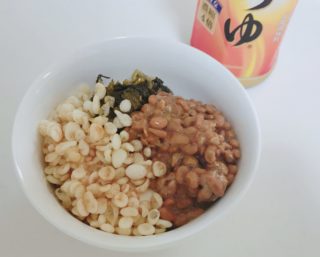 サクッ♪いつもの冷や奴にちょい足しで食べ応えアップのお手頃食材はこれ！