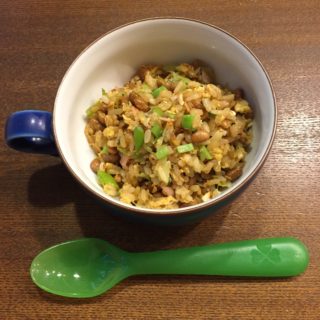 手抜きご飯のススメ。子ども喜ぶ鉄板メニュー！ぱぱっと納豆チャーハン