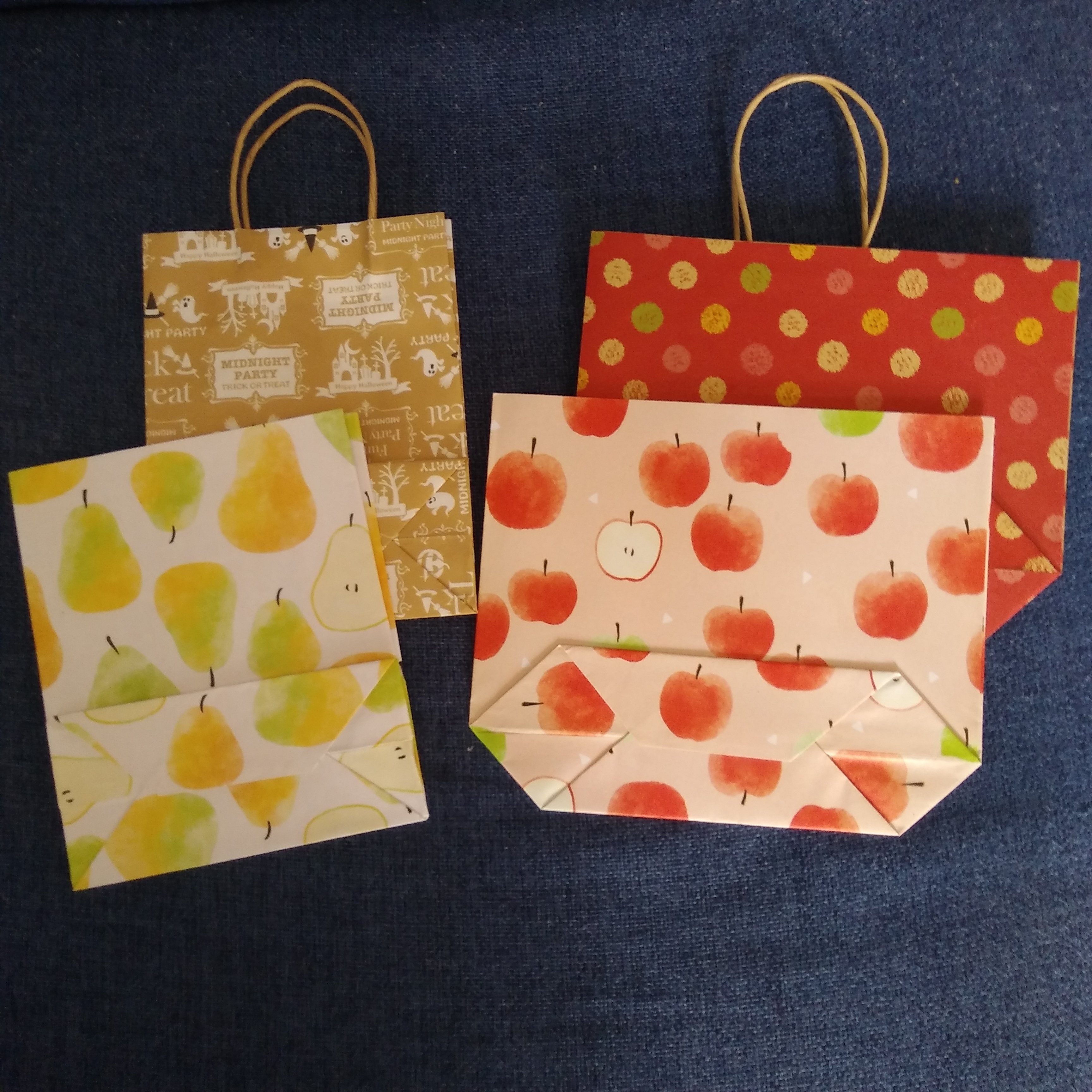 実は簡単 かわいい折り紙でミニサイズの紙袋を作ろう ハロウィーンに
