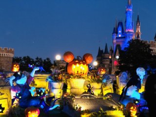 スマホで「ファストパス」が超便利！仮装も楽しいディズニー・ハロウィーン