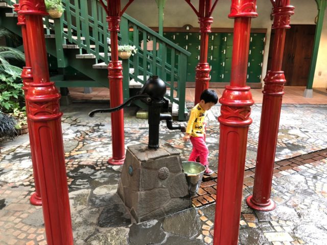 三鷹の森ジブリ美術館で 3歳長男がトトロやネコバスに大興奮 ぎゅってweb