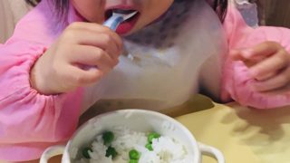 【離乳食】100均で見つけた！一人食べが上手になるステキなお皿