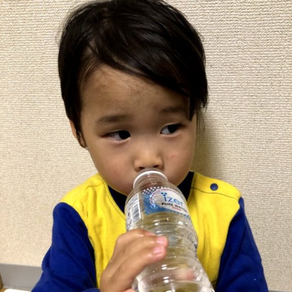 子どもが水をたくさん飲むようになった 今まで飲まなかったまさかの理由 ぎゅってweb