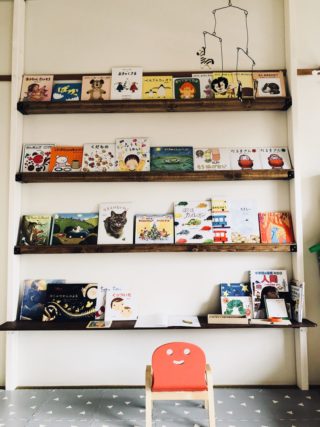 パパのDIY！特製キッチン棚＆夢の絵本棚で、わが家の快適おうち時間