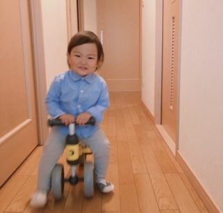 1歳からのチャレンジバイク！室内で体力を使える楽しいおうち遊び