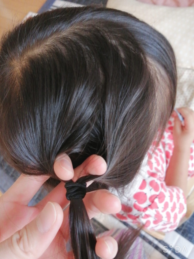 伸ばしかけの子どもの前髪が邪魔なときは くるりんぱで解決 ぎゅってweb