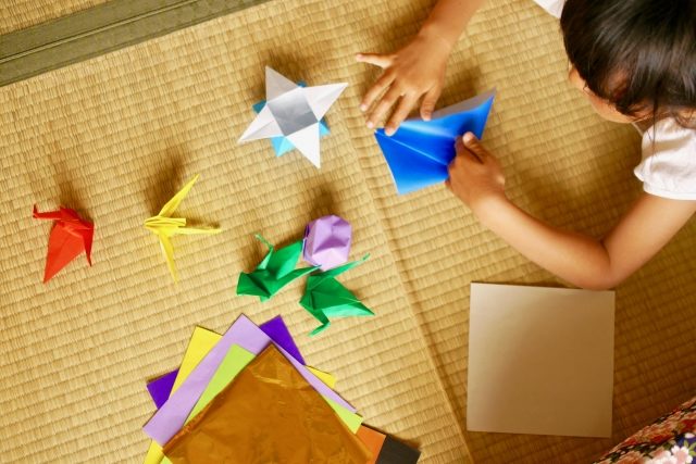 5歳になった娘に折り紙ブーム到来 できることが増えて驚きの知育効果も ぎゅってweb